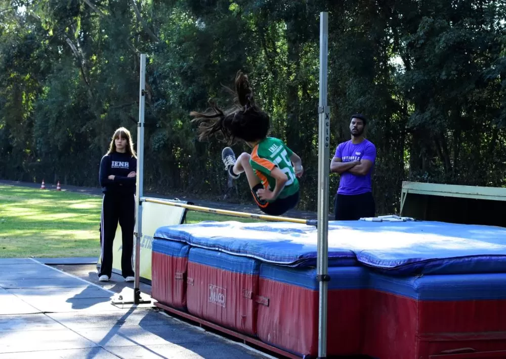 Atletismo movimenta Olimpíada Escolar de Novo Hamburgo com participação de 280 alunos na estreia