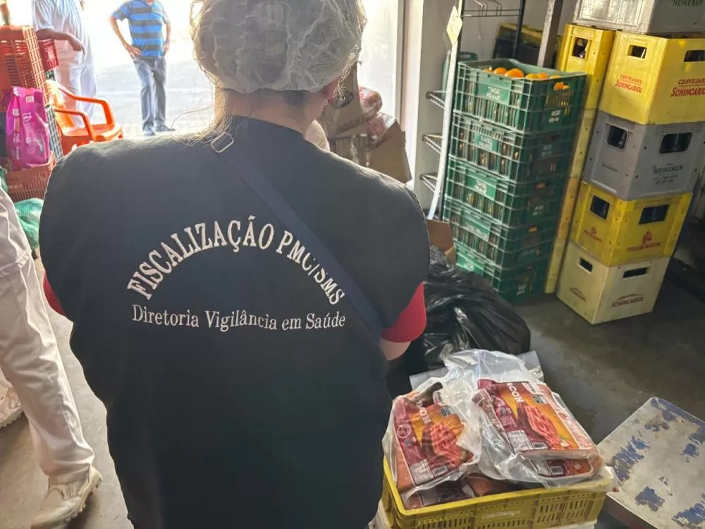 240 kg de produtos vencidos são recolhidos em supermercado de Guajuviras