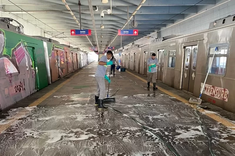 Limpeza da Estação Farrapos